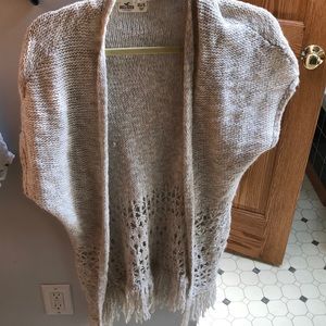 Hollister short sleeve sweater/cardigan